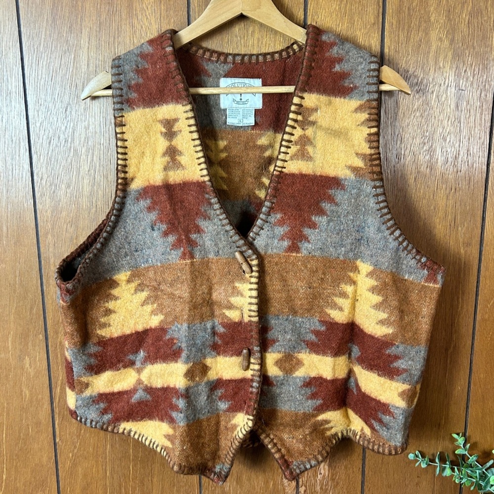 Solutions Aztec Southwest Tribal Print Button Front Vest Women‎ L Wool Blend
